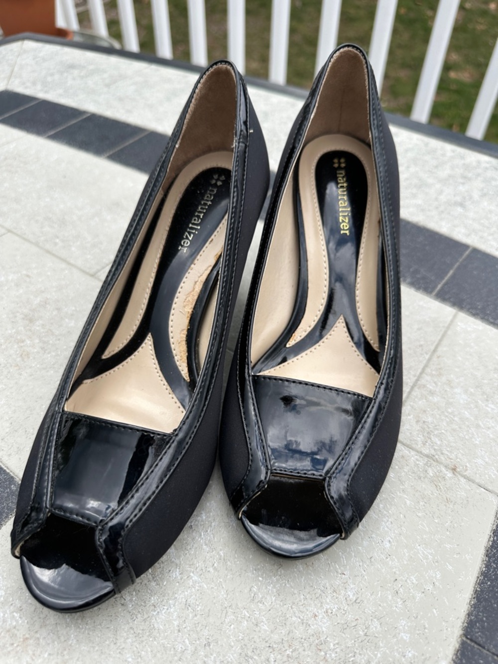 Naturalizer Black Peep-Toe Pumps w/ Patent Accents- 8- Comfy & Classy